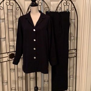 Black loose-fitting blazer pant suit